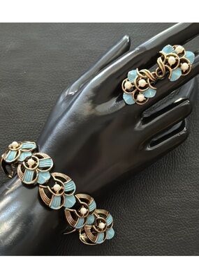 Vintage Blue Enamel Floral Bracelet and Clip-On Earrings Set